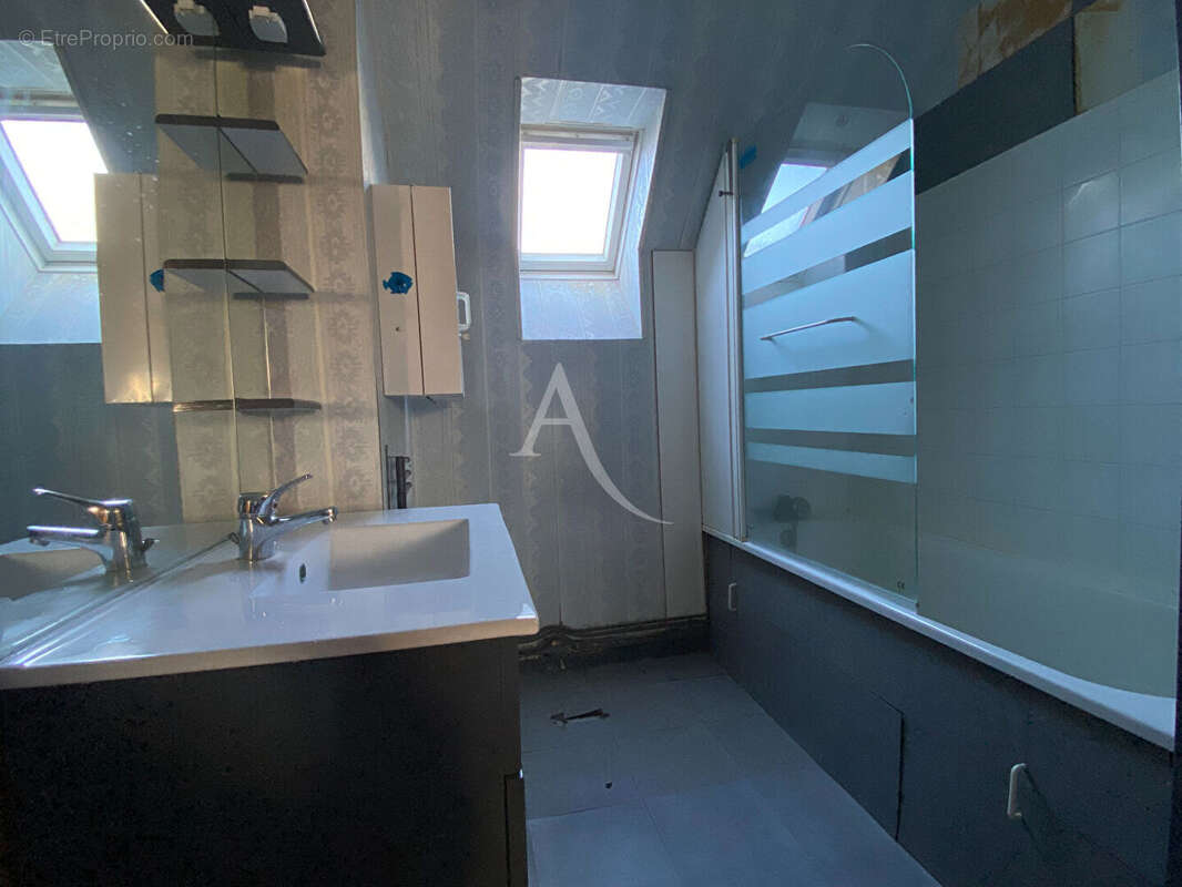 Maison à MONTREUIL-JUIGNE