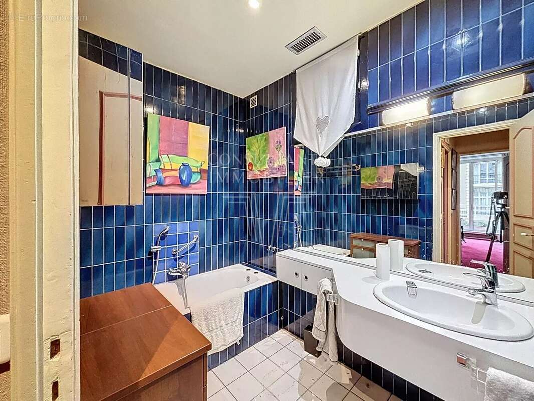 Appartement à PARIS-16E