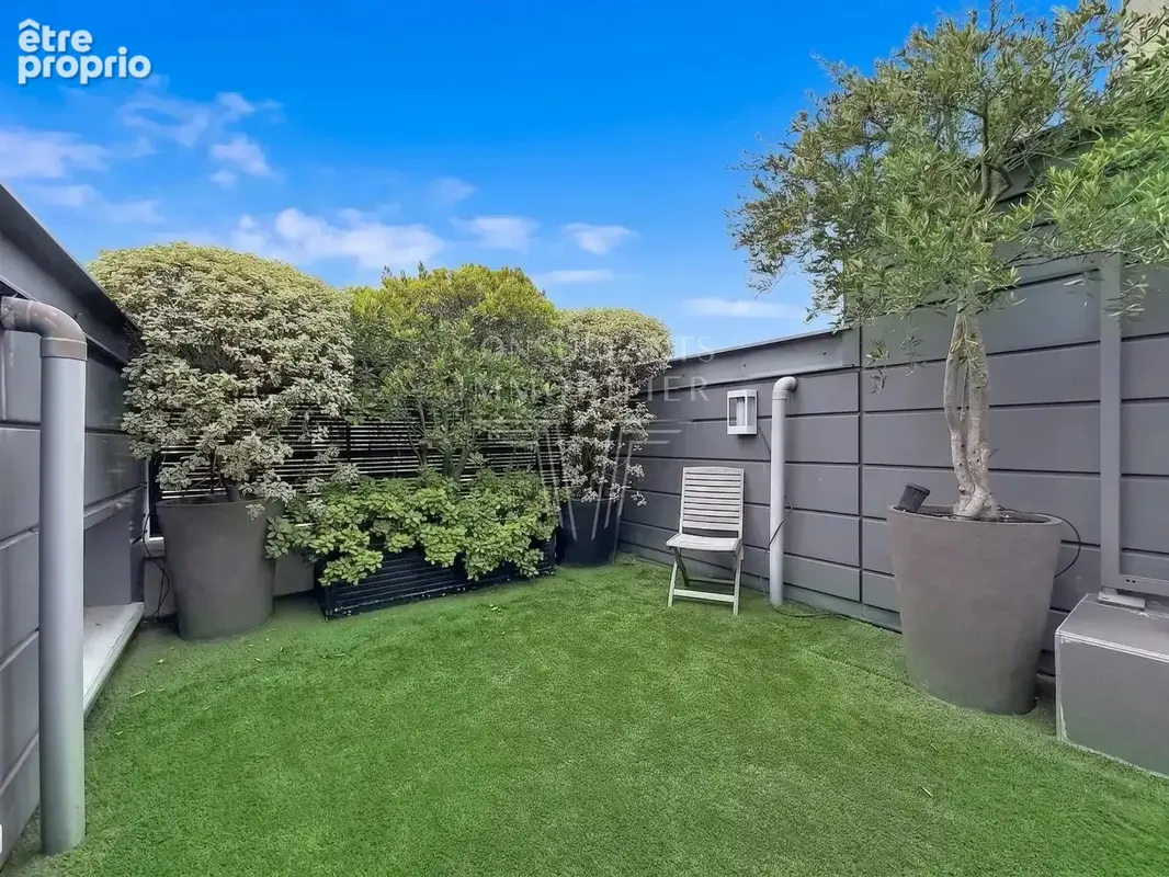 Dernier étage : 80 m² deux chambres/63 m² de terrasses - photo 7