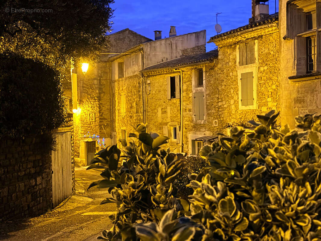 Maison à SUZE-LA-ROUSSE
