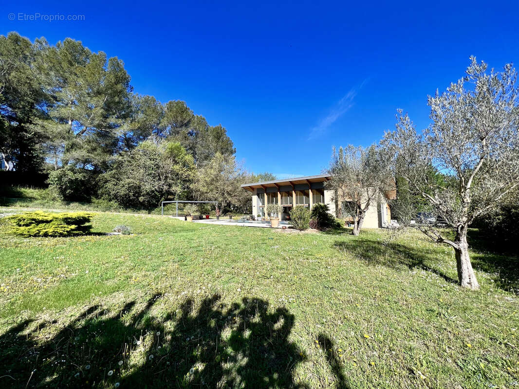 Maison à MEYRARGUES