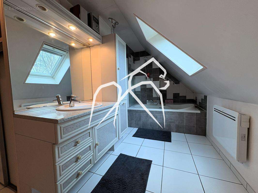 Maison à MONT-SAINT-AIGNAN