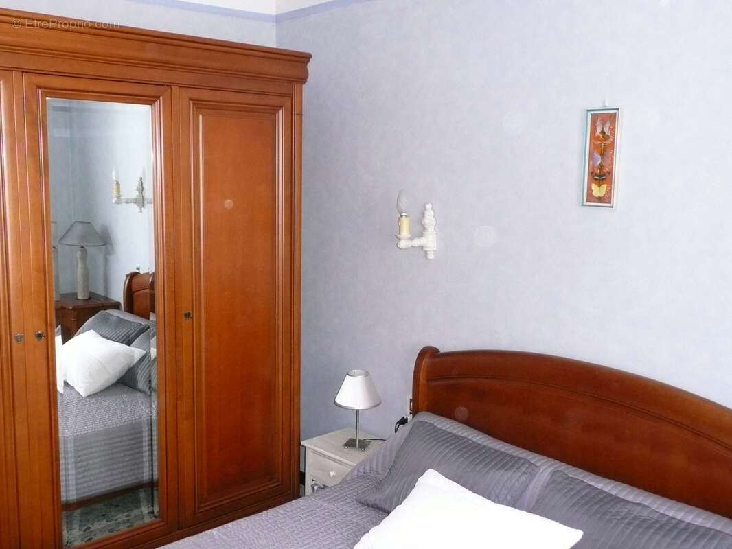 Maison à SAINT-LAURENT-DE-LA-SALANQUE