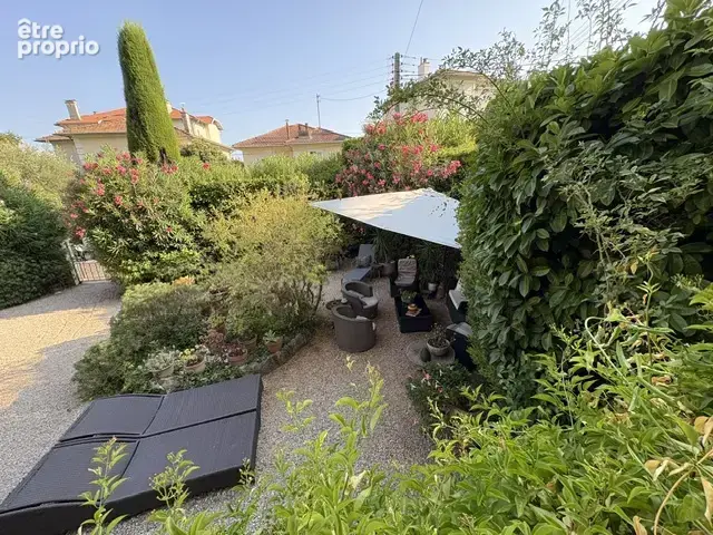 Cannes -charme et authenticite pour cet elegant appartement 2/3 pieces de 79m2 + cave dans immeuble bourgeois - photo 9