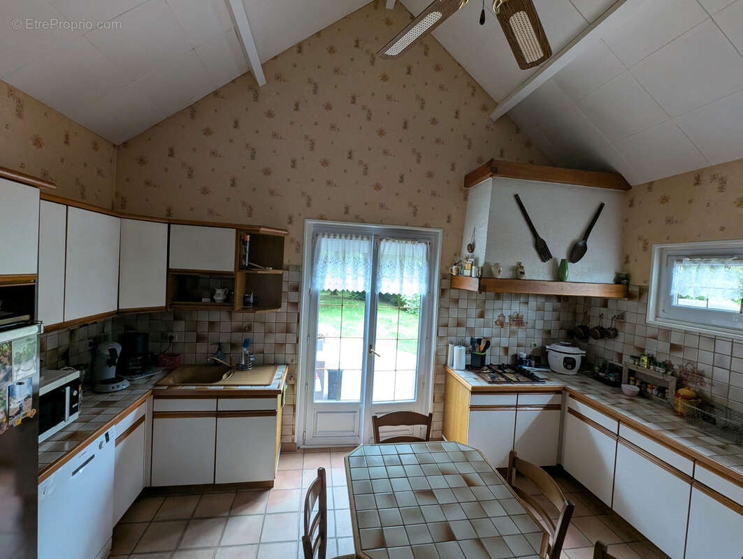 Maison familiale avec jardin à CHECY (45) - photo 8
