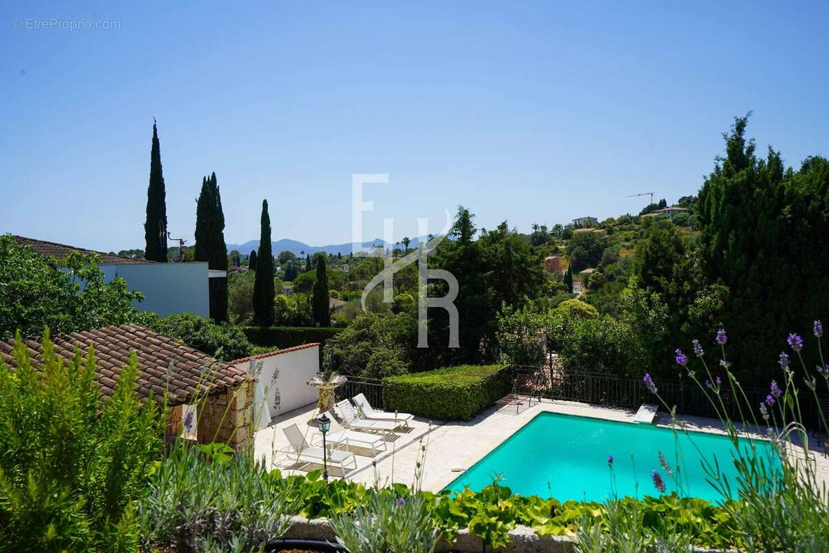 Maison à MOUGINS