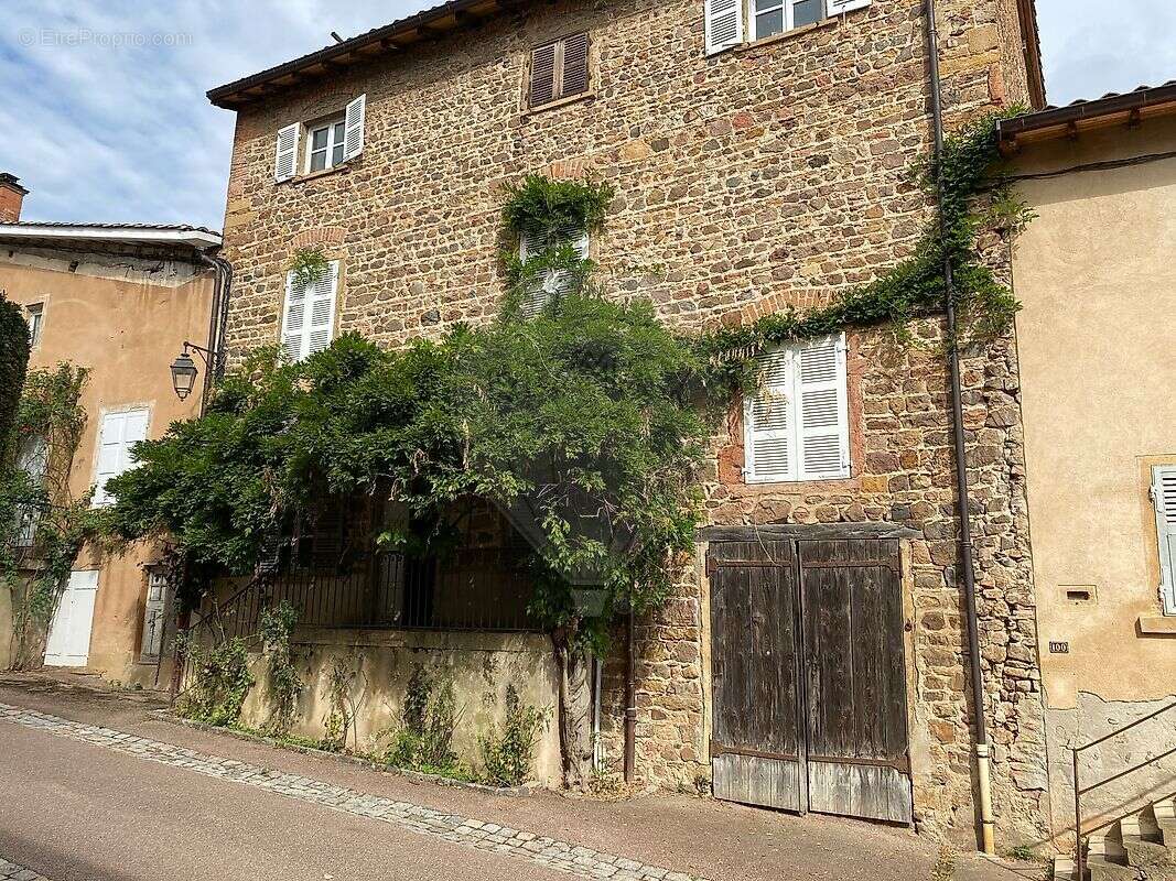 Maison à SALLES-ARBUISSONNAS-EN-BEAUJOLAIS