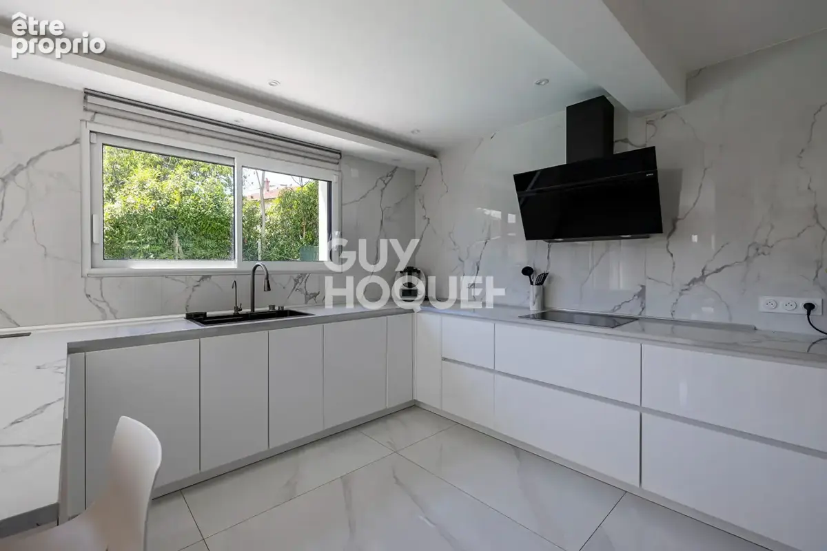 AUBIERE - Villa moderne de 150 m² avec piscine - photo 8