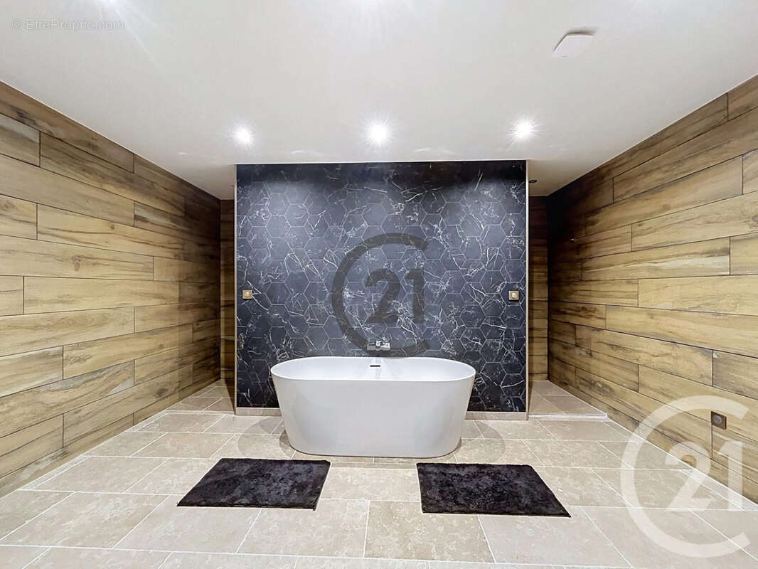 Maison 375 m² à Bazancourt  - photo 10