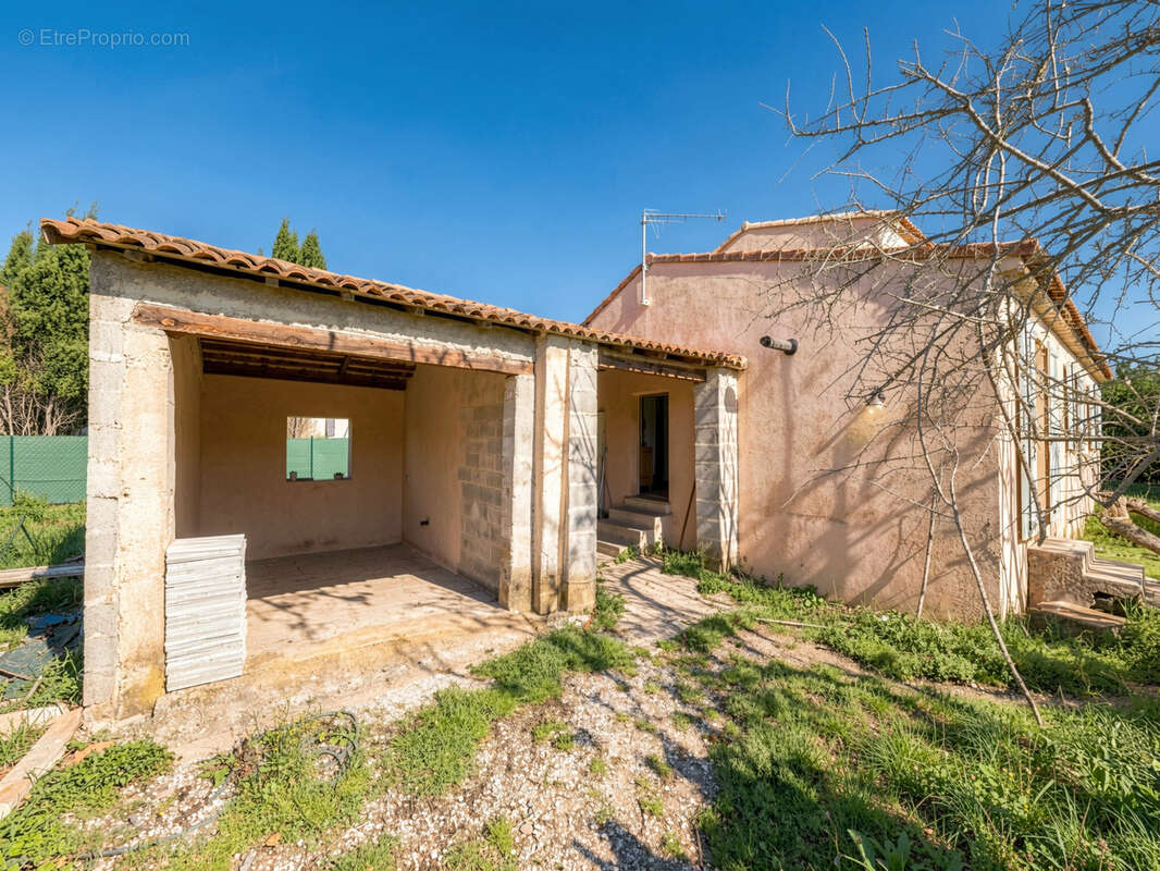 Maison à PEYROLLES-EN-PROVENCE