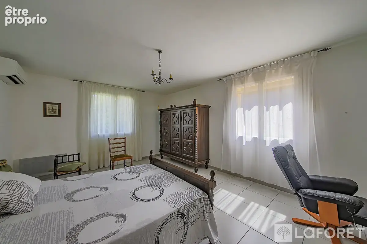 Maison Corte 6 pièce(s) 171 m2 - secteur recherché au calme - photo 5