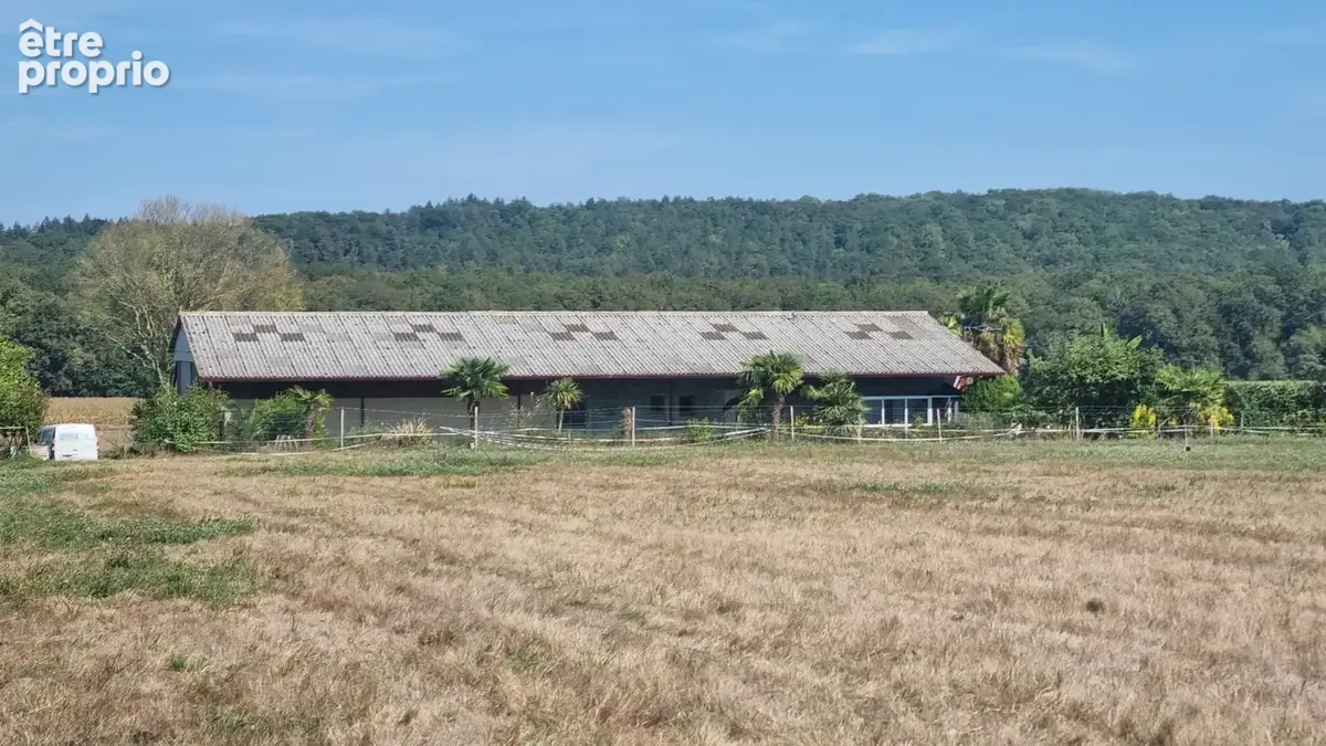Propriété 156 m2 13600 m2 de prairies - photo 2