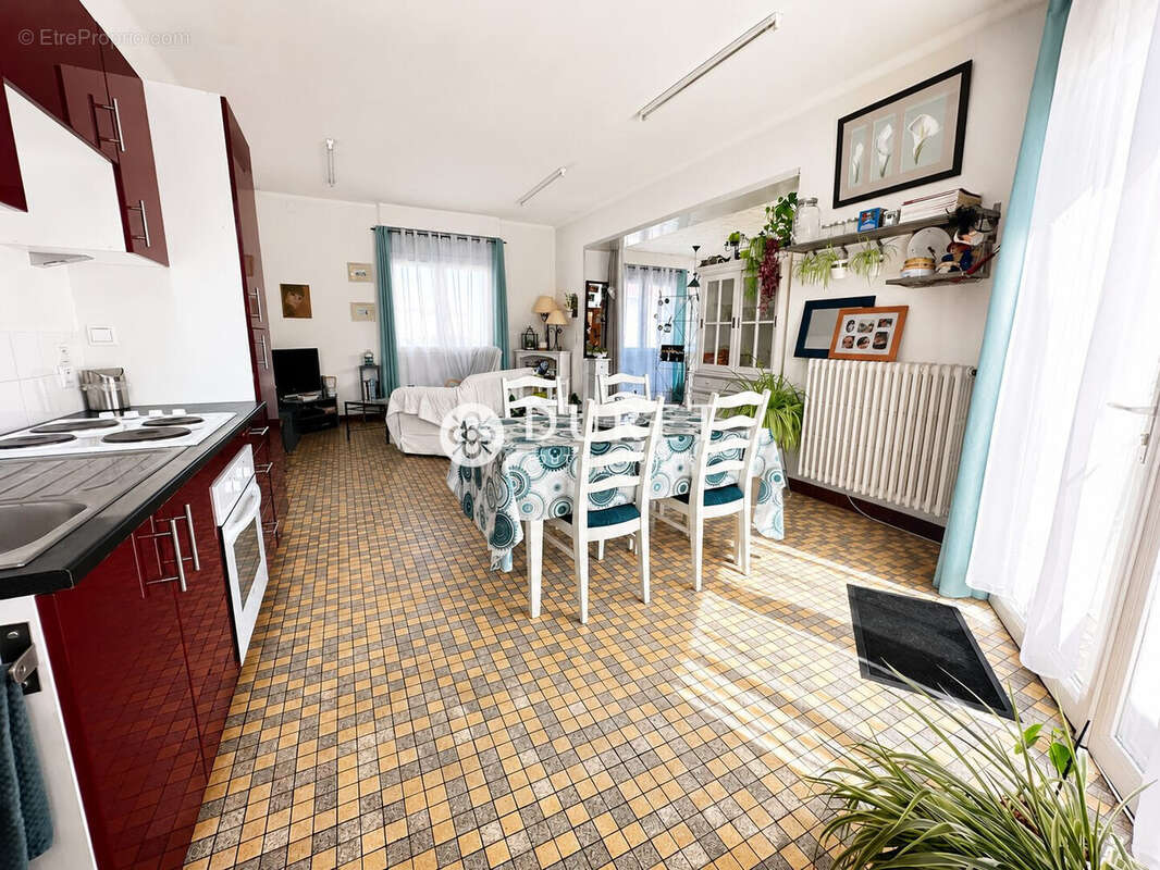 Maison 240 m² à La Bruffiere  - photo 5