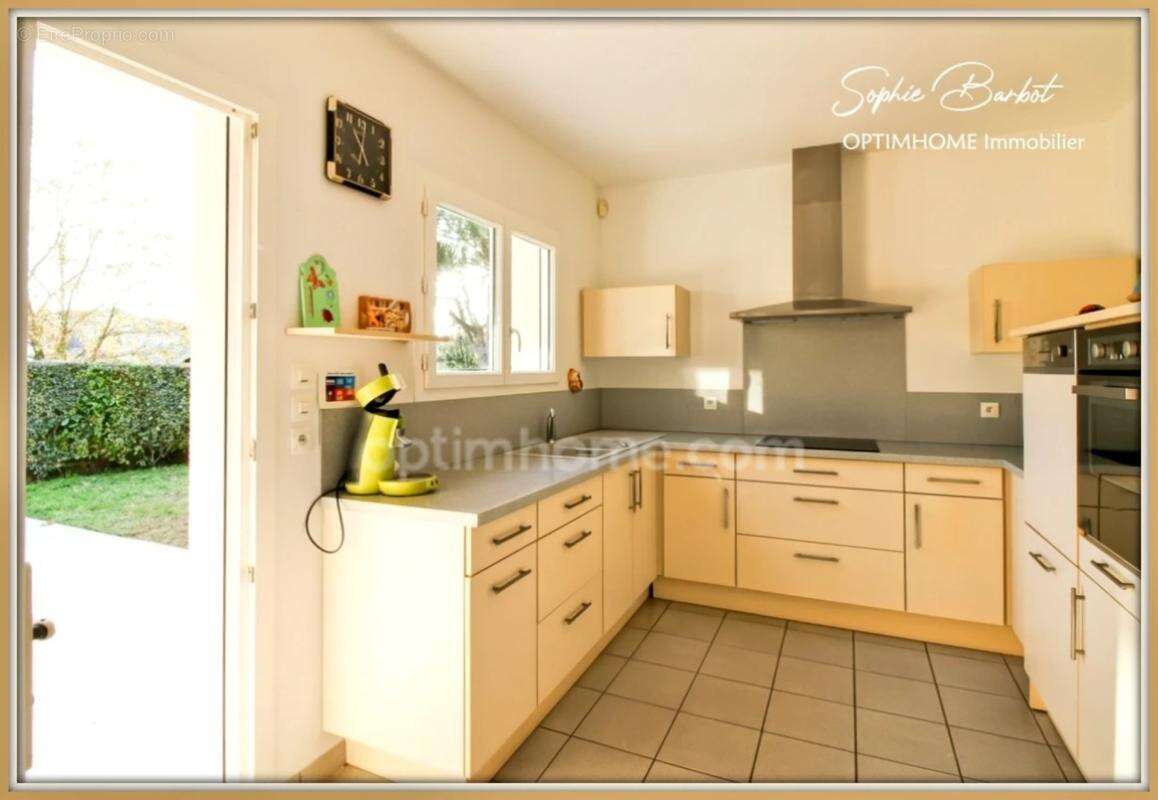 GUJAN-MESTRAS – Maison familiale de plain-pied avec piscine chauffée, double garage et calme absolu - photo 6