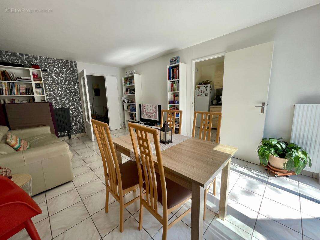 Appartement à LES ULIS