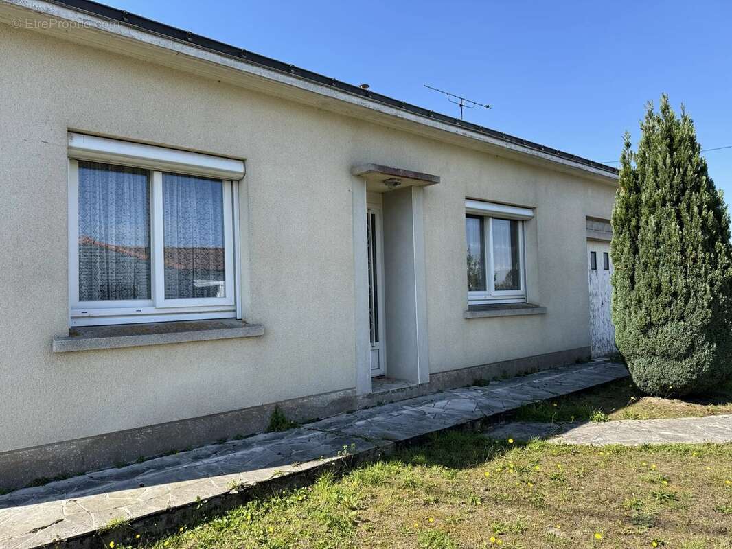 Maison à MONTBERT