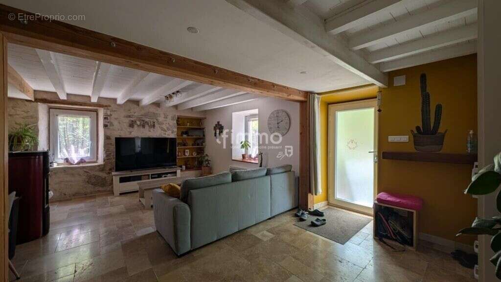 Maison à VILLARDEBELLE