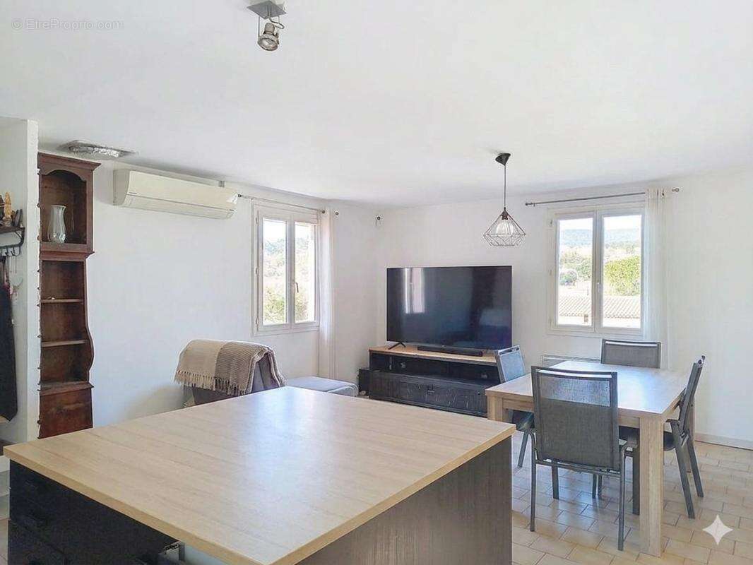 Maison à SAINT-MAXIMIN-LA-SAINTE-BAUME