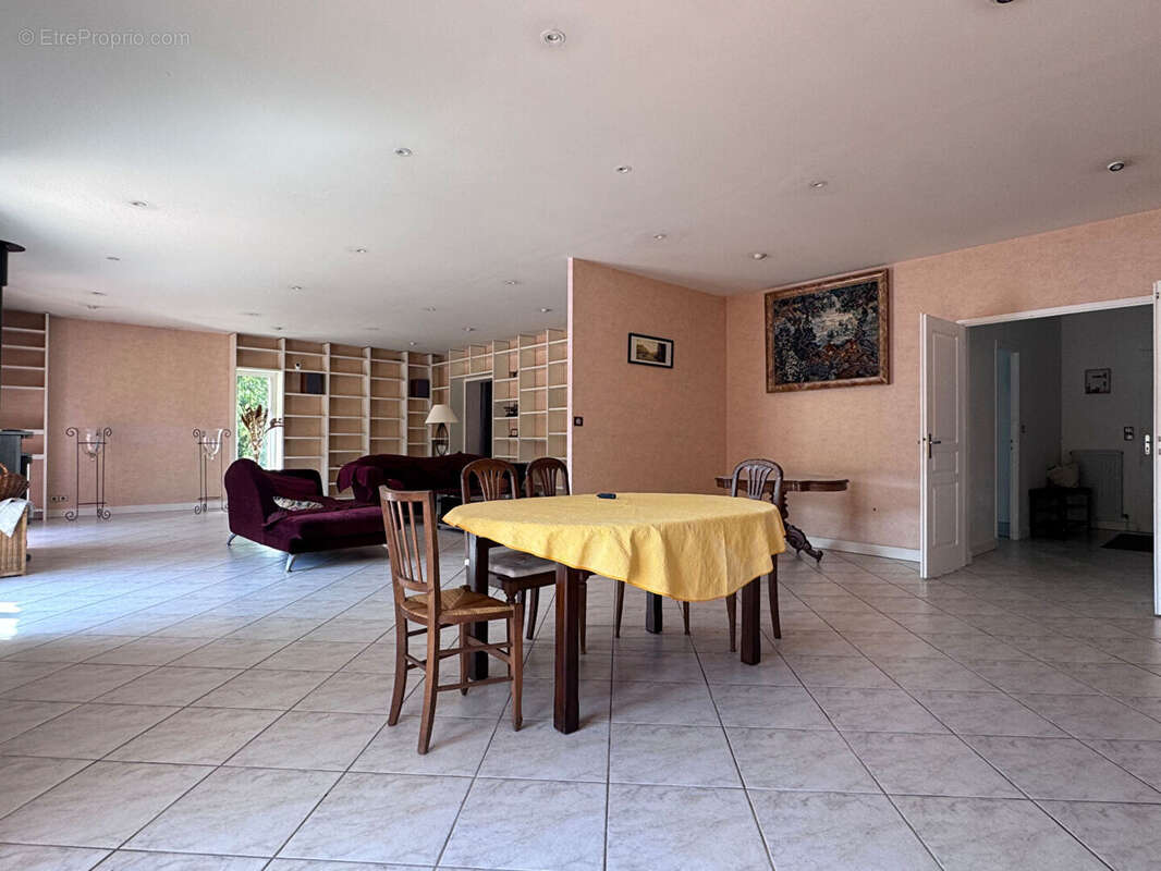 Maison Eysines 6 pièces 210 m² - photo 4