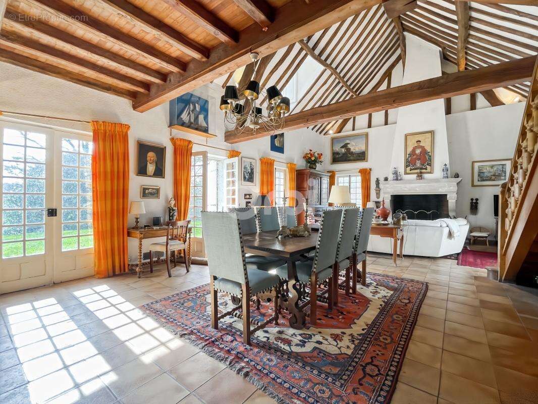 Maison à DAMVILLE