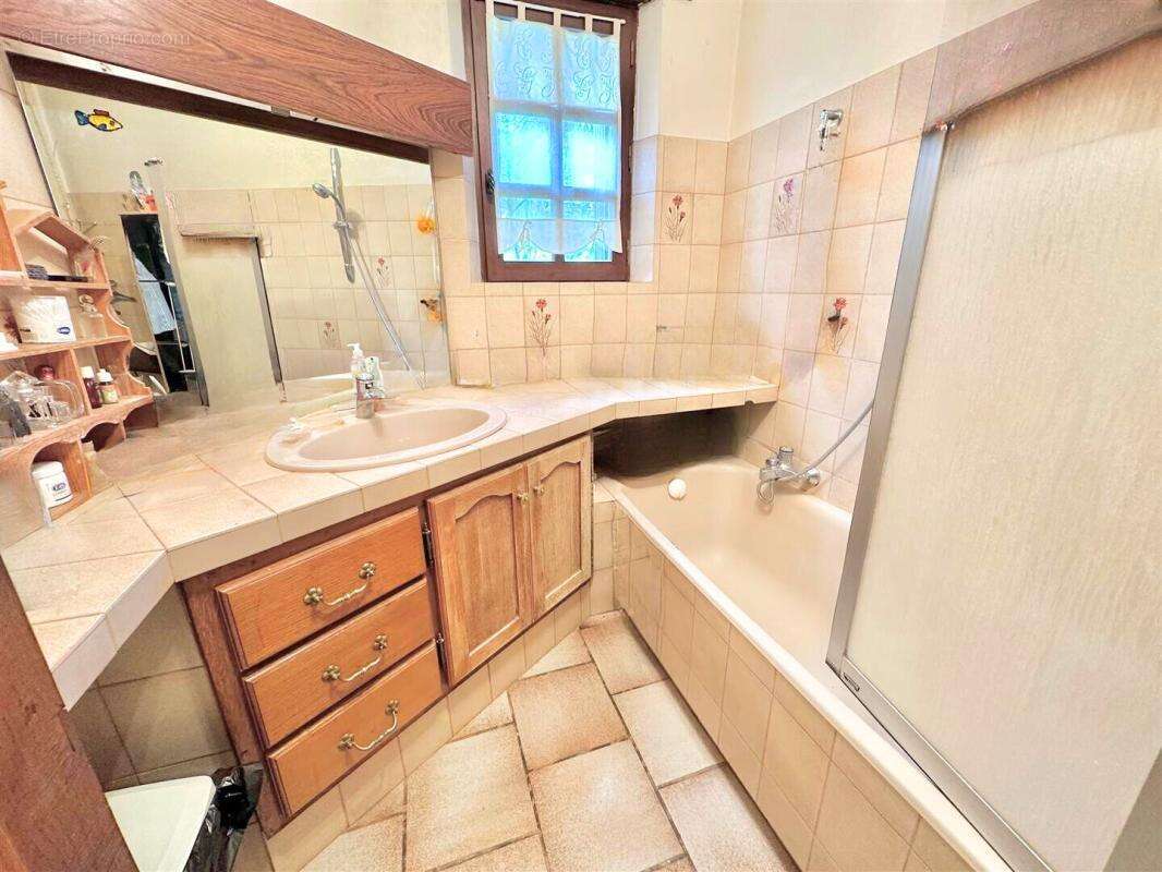 Cahors, maison 5 chambres sur près de 1400 m2 de terrain avec piscine - photo 10