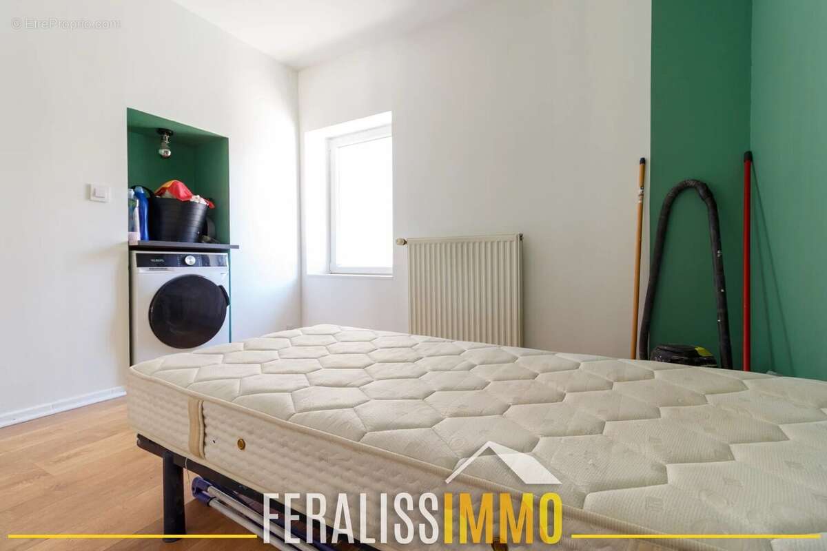 Duplex rénové avec charme en plein coeur de ville ! - photo 8