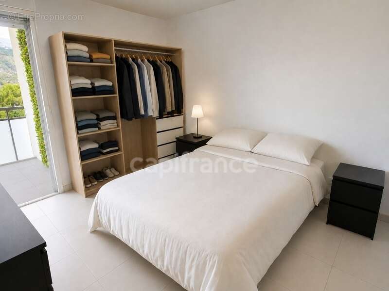 Appartement à CARROS