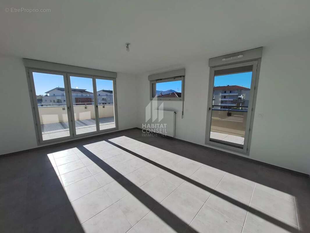 Appartement à MOIRANS