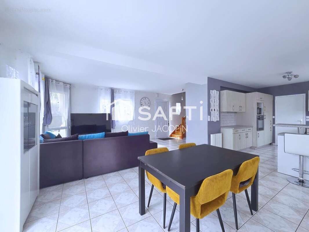 Maison 112 m² à Bourg-Blanc  - photo 2