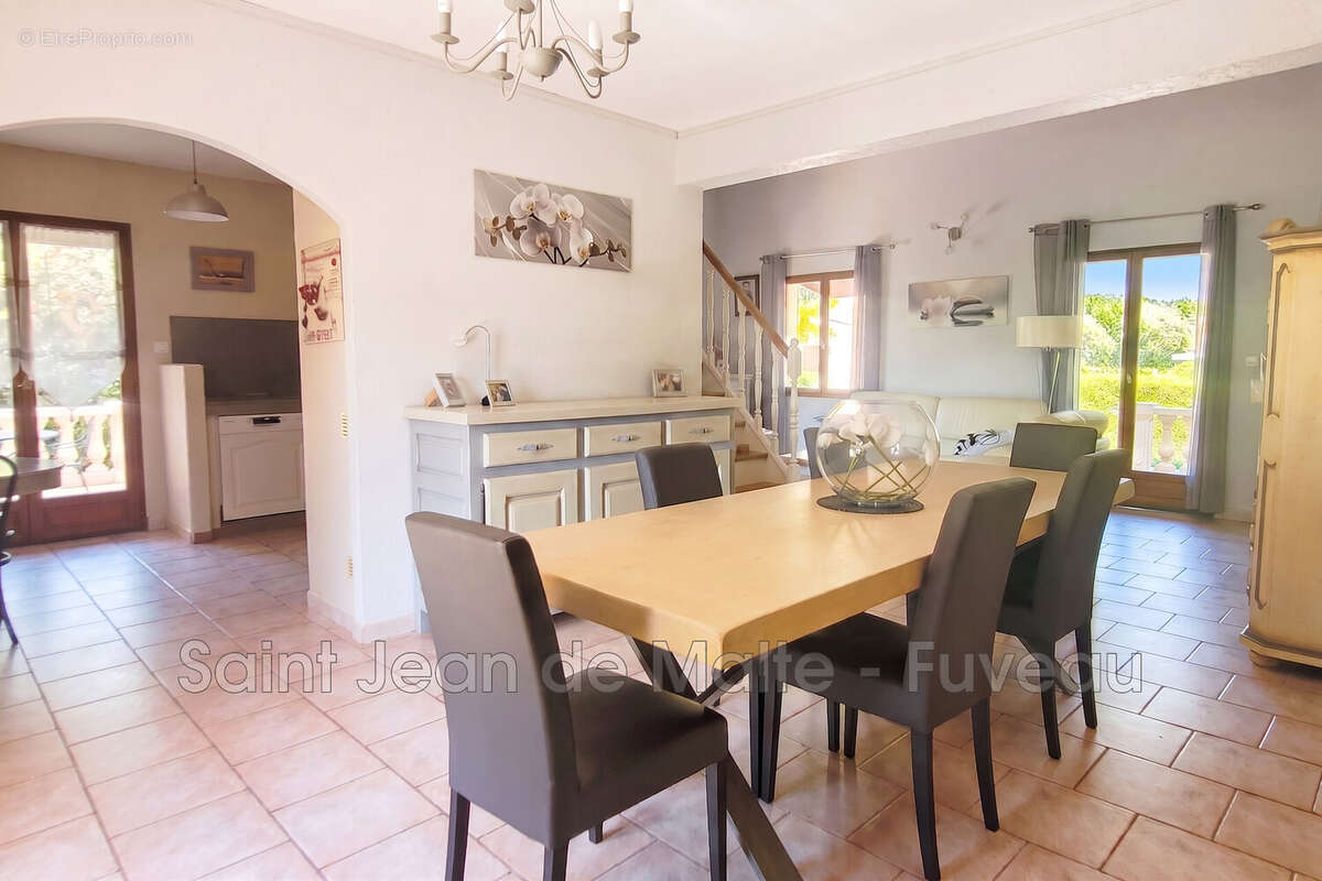 Maison 150 m² à Greasque  - photo 7