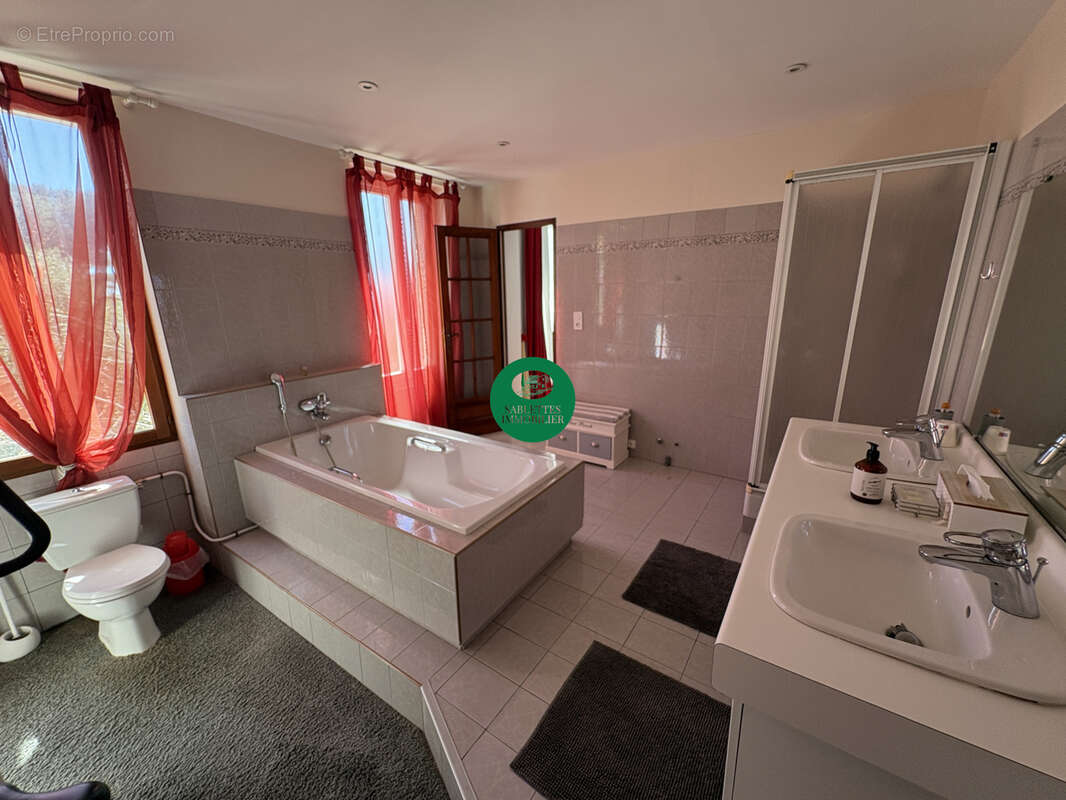 Bastide 7 pièces à vendre Quartier Les Sablettes   La Seyne-sur-Mer (83) - photo 11