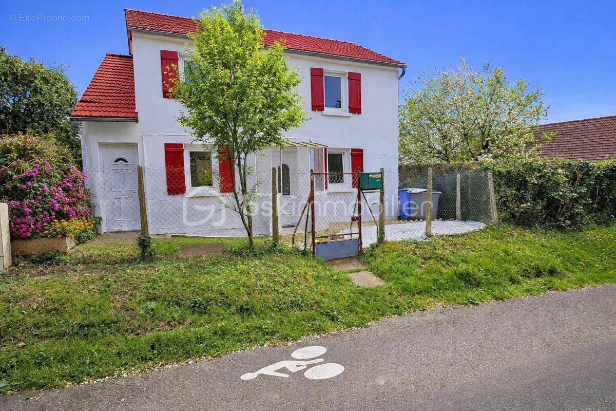Maison à EPERNON