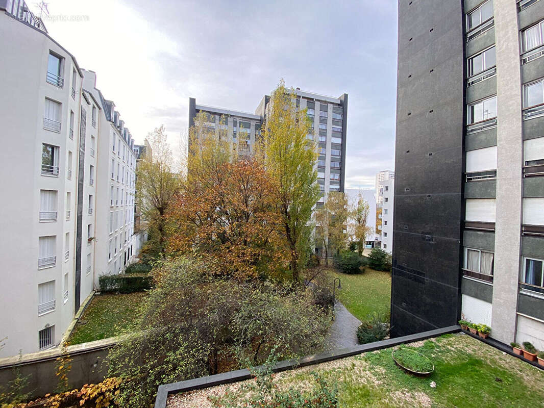 Appartement à PARIS-19E