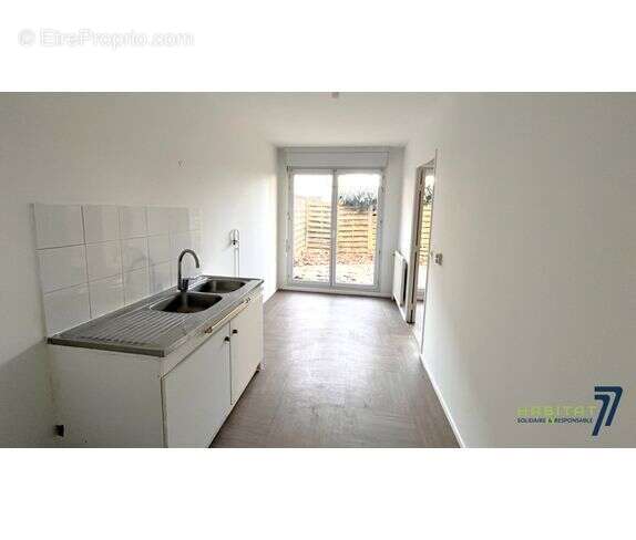 Appartement 69 m² à Magny-Le-Hongre  - photo 7