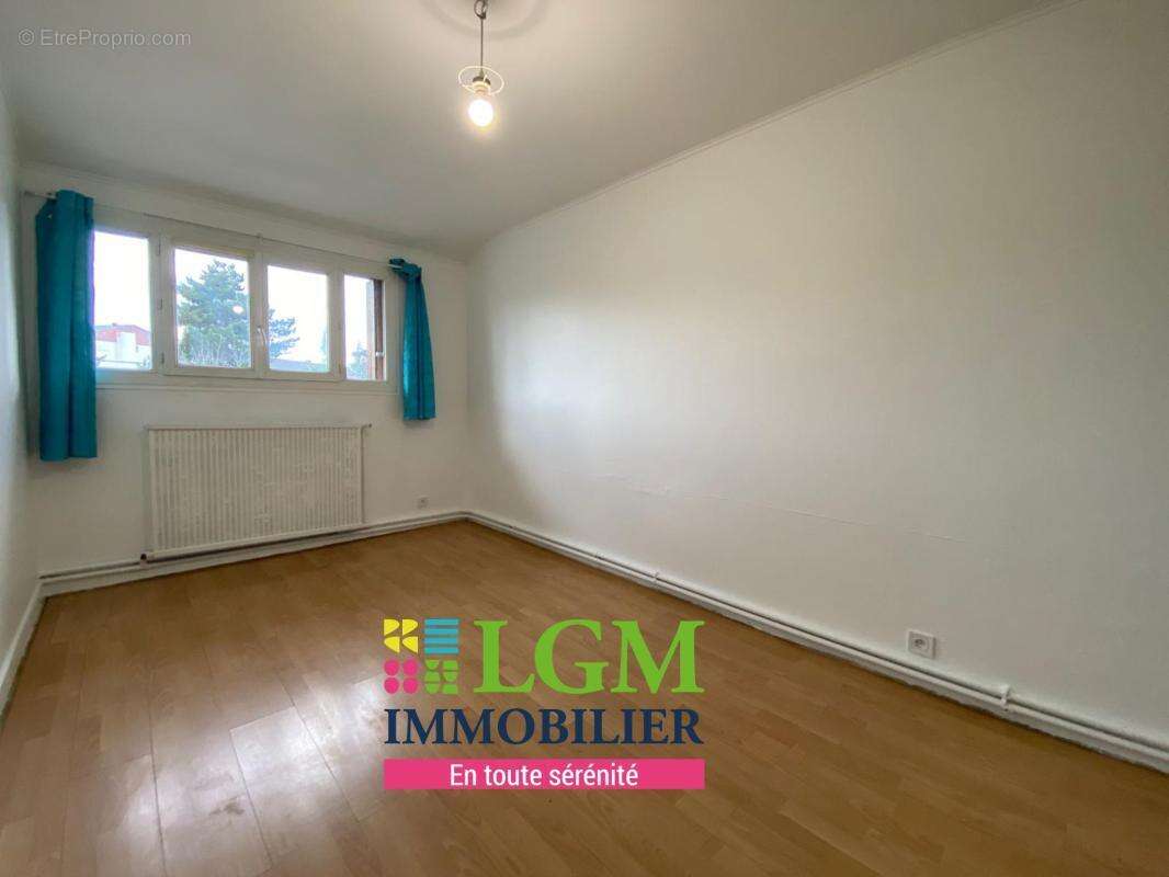 Maison à SARCELLES