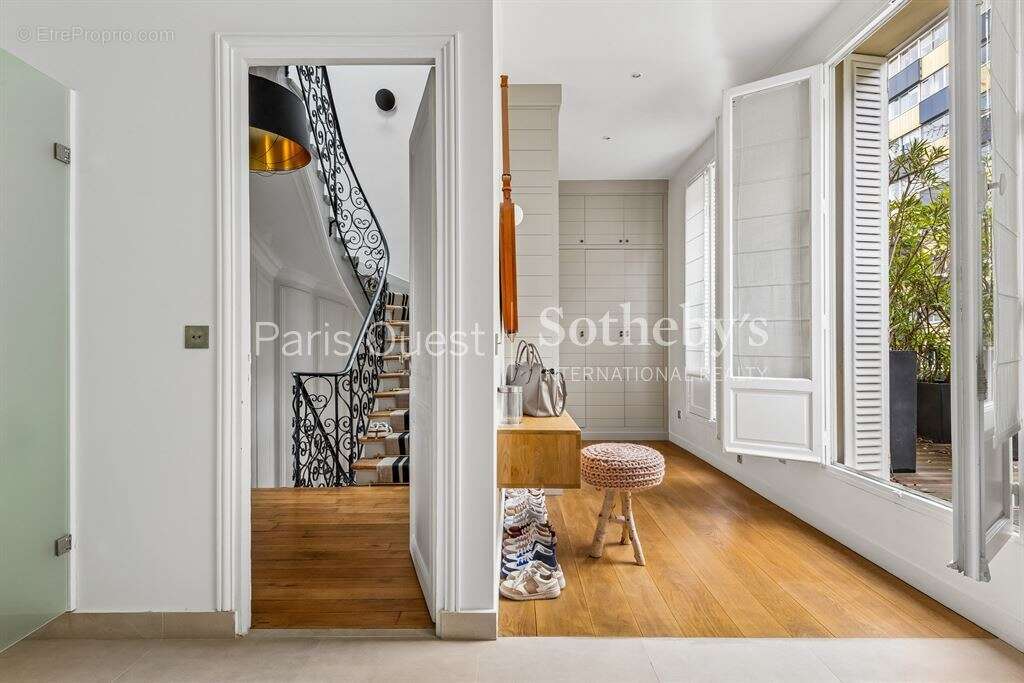 Maison à PARIS-16E