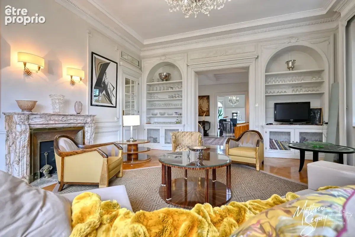 CHAZELLES SUR LYON - Propriété de Prestige - photo 37