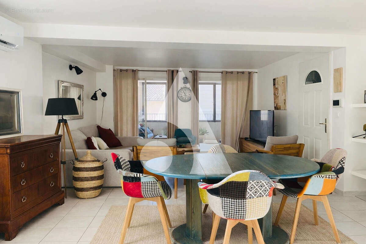 Appartement à VILLELAURE