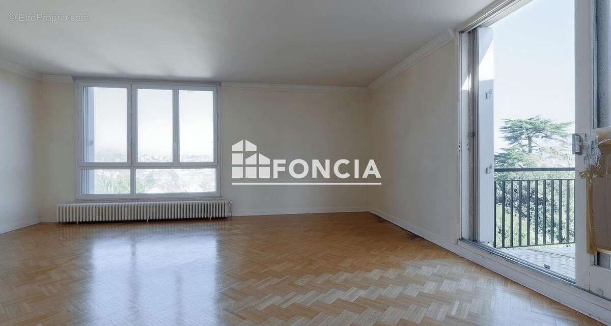 Appartement à CORBEIL-ESSONNES