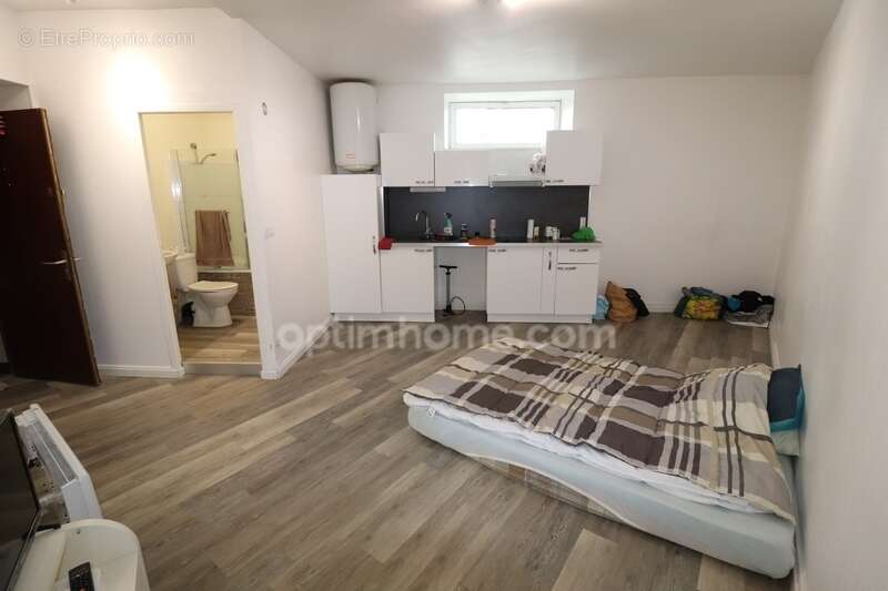 Appartement à SAINT-ETIENNE-DE-SAINT-GEOIRS