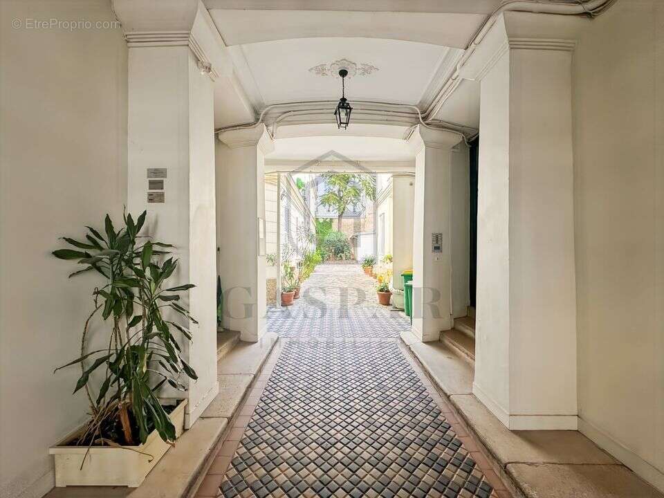 Appartement à PARIS-7E