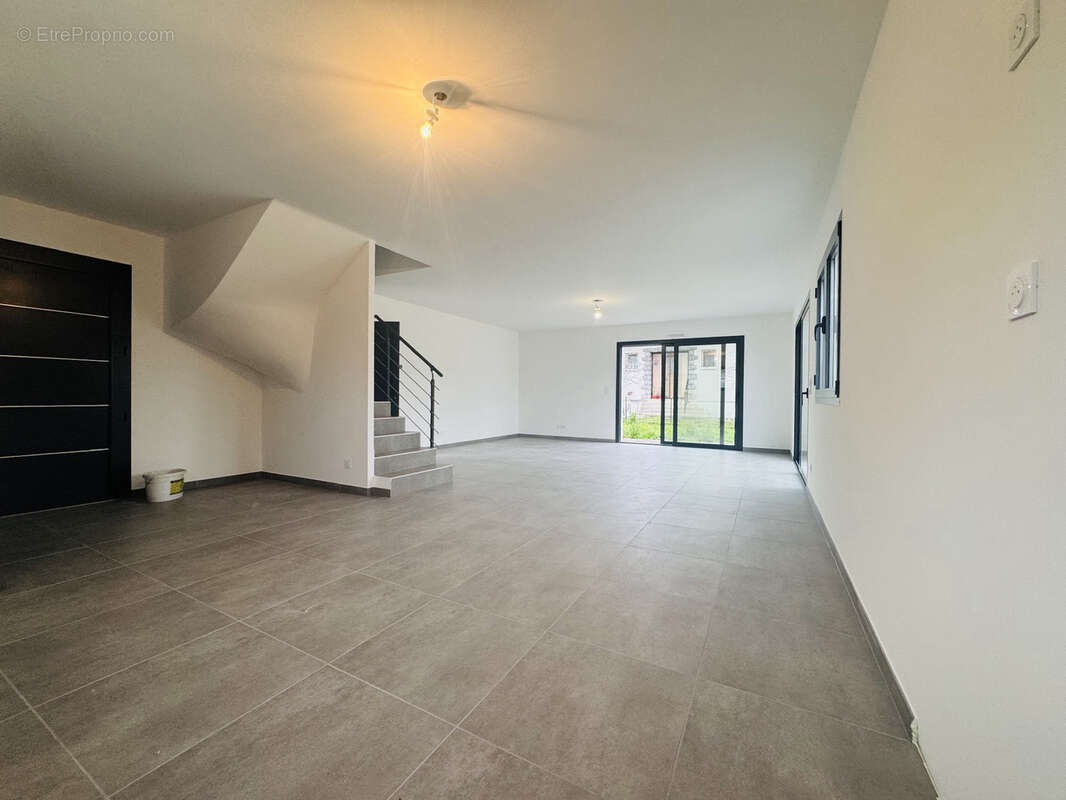 Maison à VETRAZ-MONTHOUX