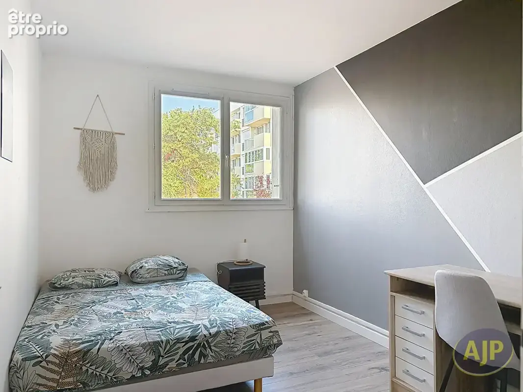 Appartement T4 avec balcon -  Proche centre-ville de Cholet - photo 4