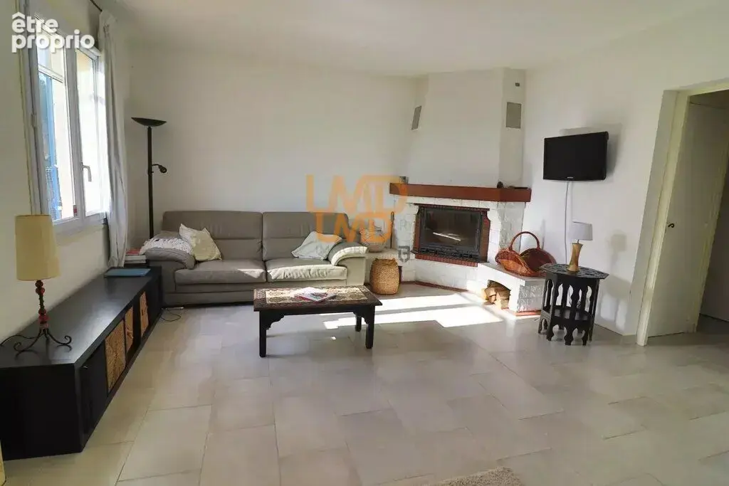 Saint Maximin: Maison T4 127m2 terrain 1000m2 - photo 7