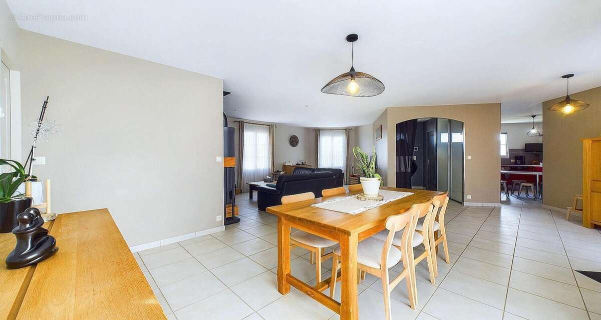 Photo 2 - Maison à ANGLIERS