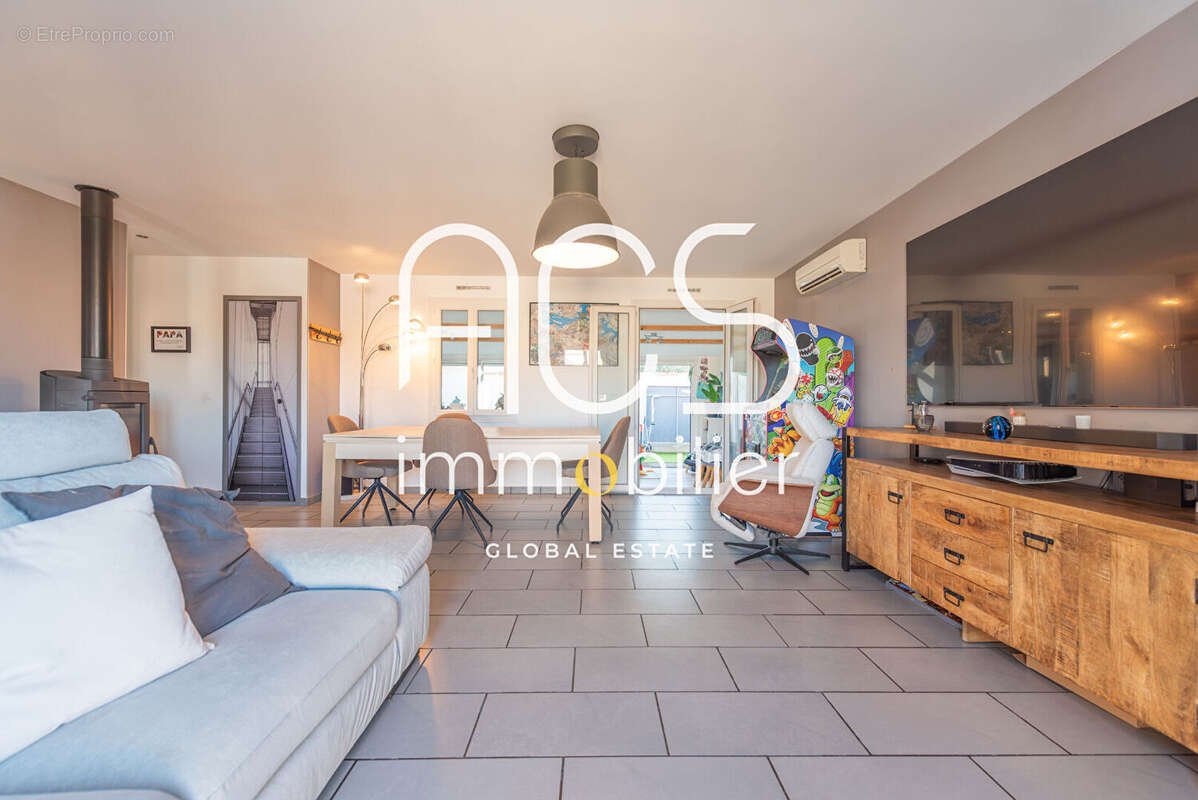 Maison à CHATEAUNEUF-LES-MARTIGUES