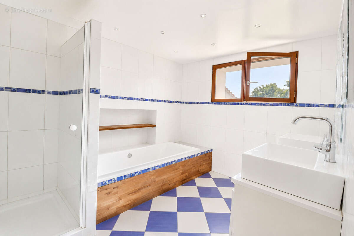 Domaine avec gîte et écuries - photo 10
