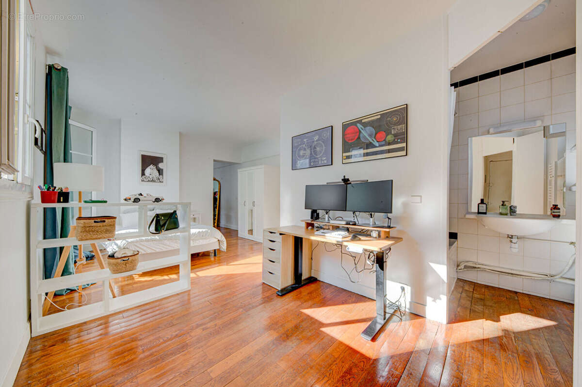 Appartement à PARIS-9E