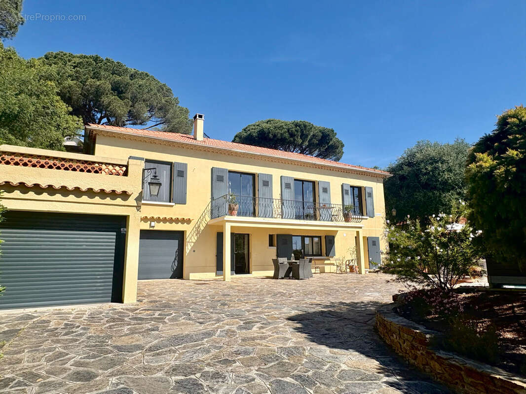 Maison à BORMES-LES-MIMOSAS