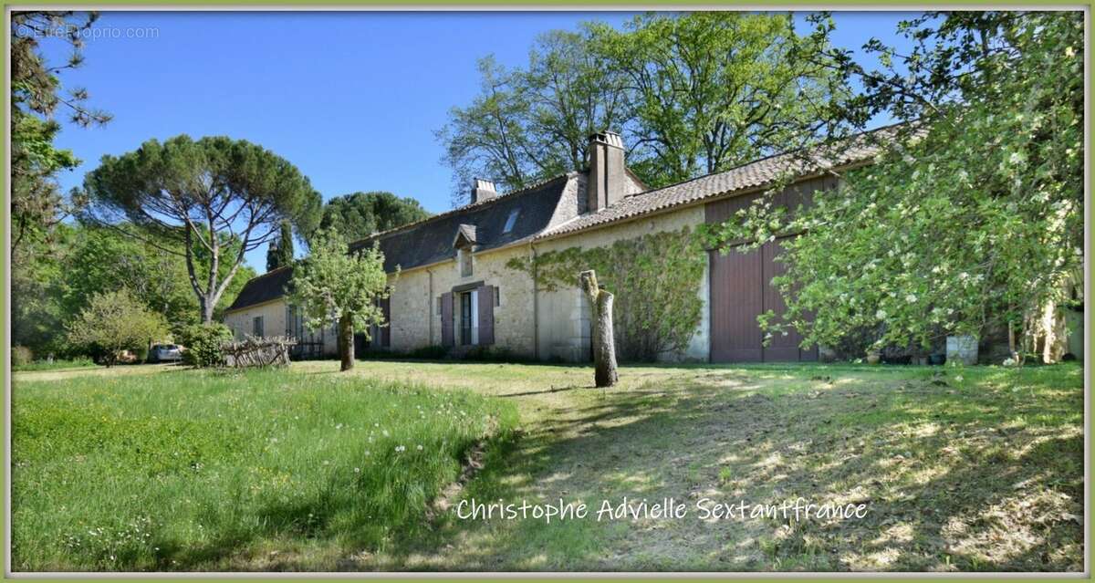 Maison à SAINT-CAPRAISE-DE-LALINDE
